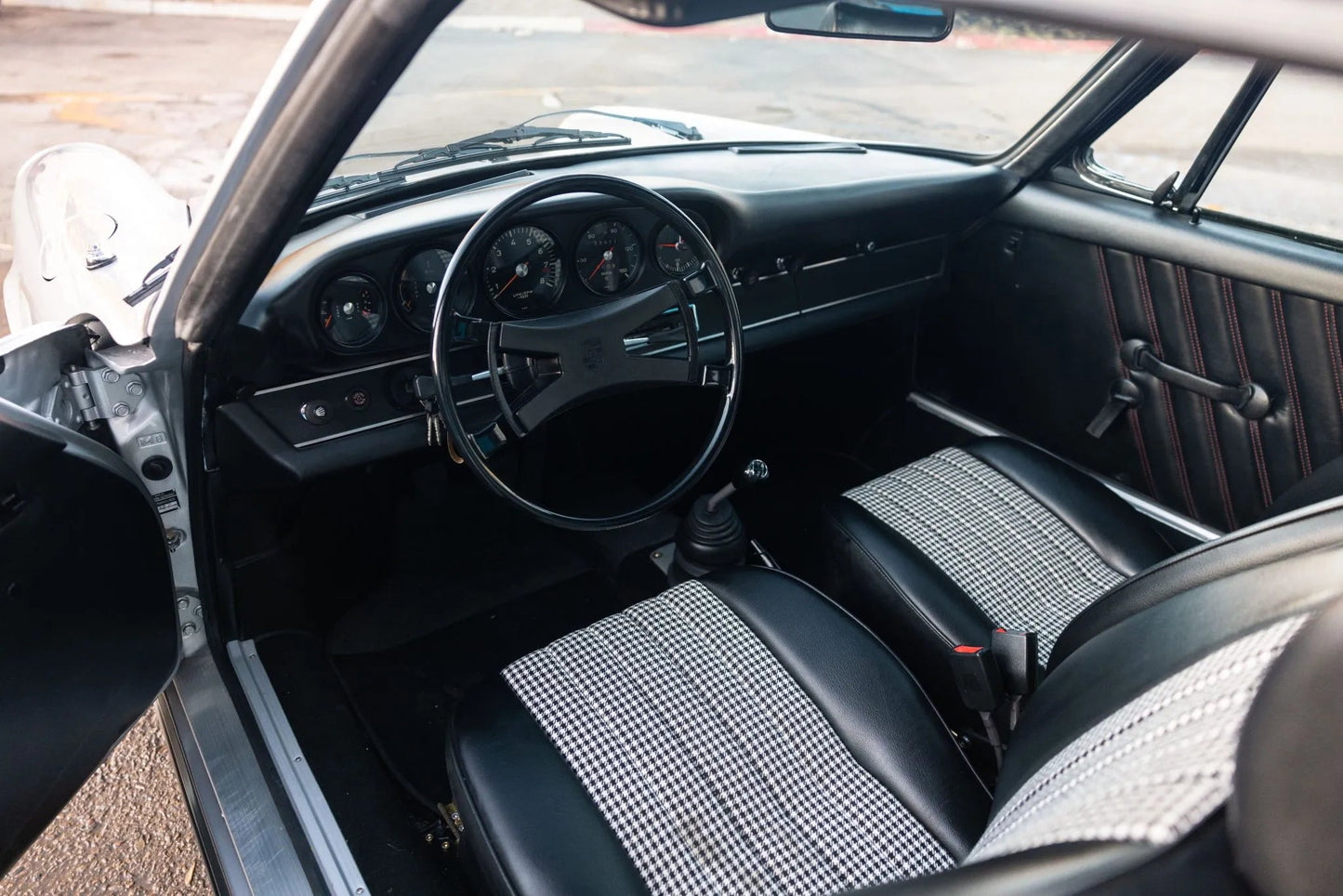 1972 911S Targa Silver Metallic - DNA - Motorsports