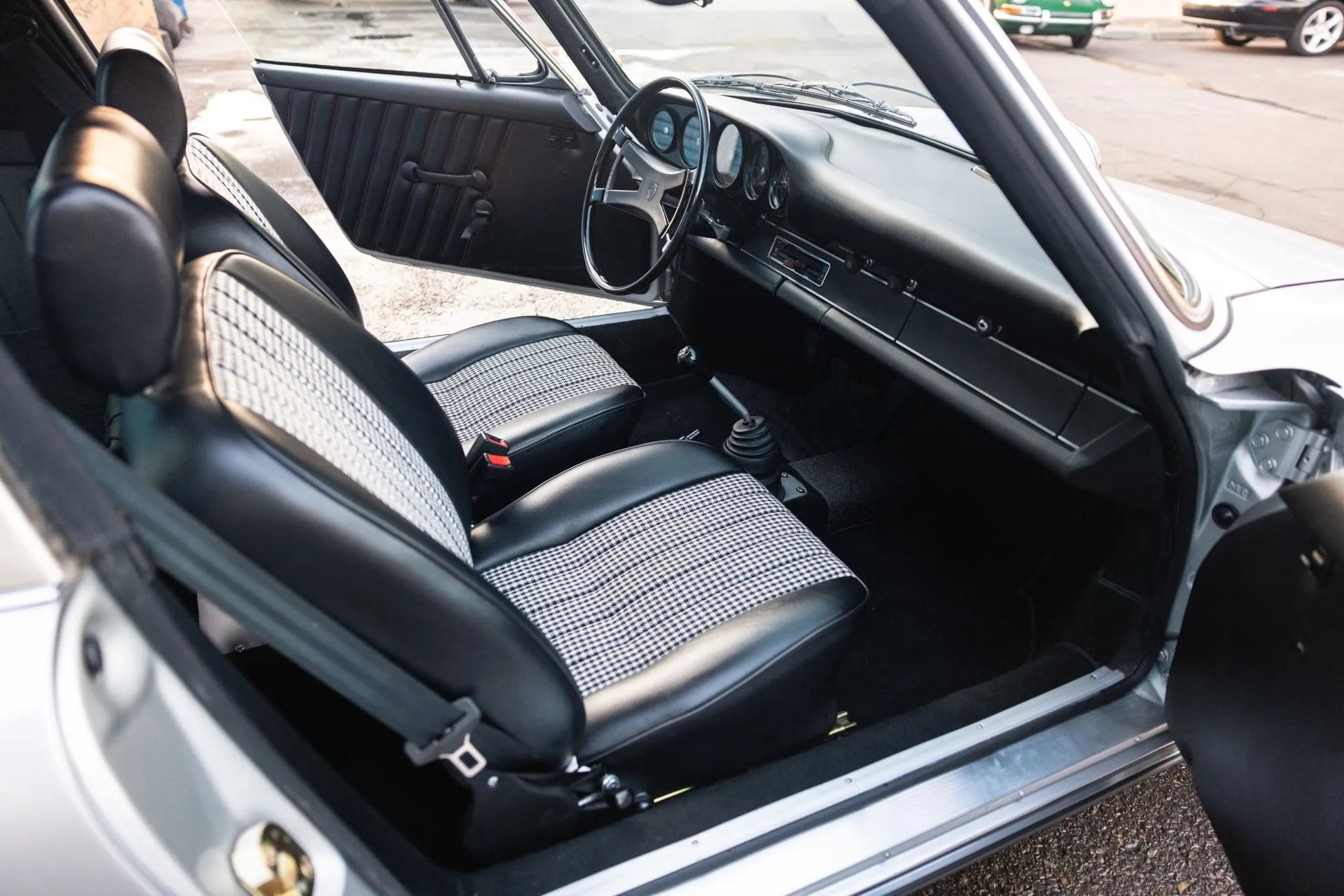 1972 911S Targa Silver Metallic - DNA - Motorsports